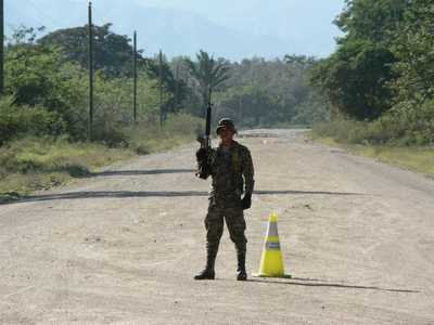 Militarizzazione nel Bajo Aguán, Honduras © (Foto G. Trucchi)Militarizzazione nel Bajo Aguán, Honduras © (Foto G. Trucchi)